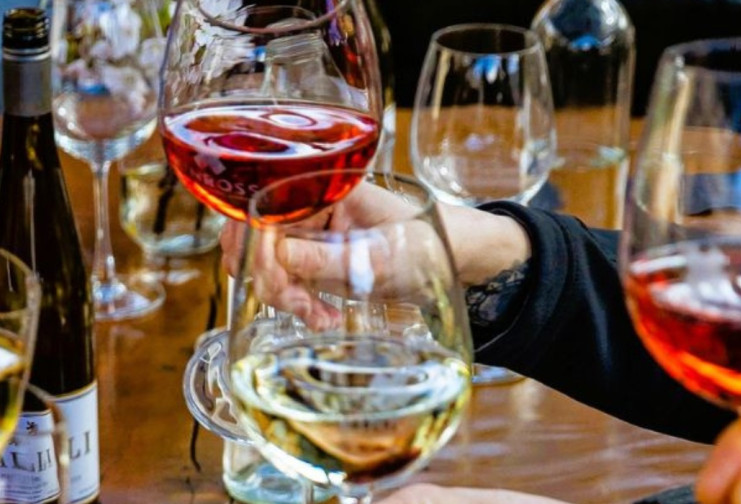 Heliwinebanner
